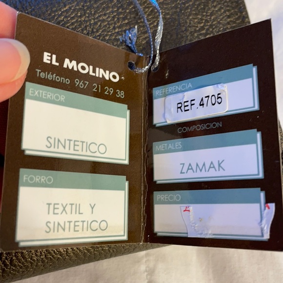 Fashionable multi-compartment wallet by Burghley - ample slots and sections NWT - Picture 6 of 11